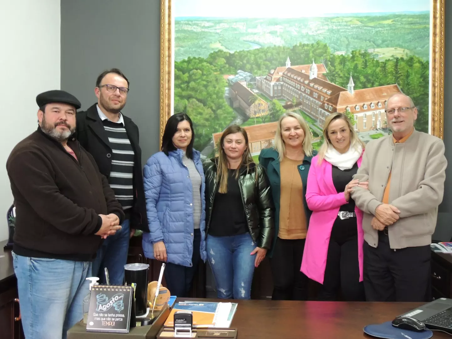 Prefeito James recebe professoras premiadas em evento nacional